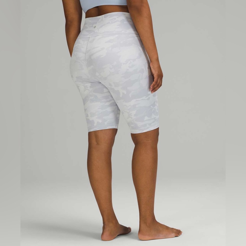 Lululemon 10'' Wunder Under Short Incognito Camo Jacquard Alpine White Star Sz 4 - Picture 3 of 8